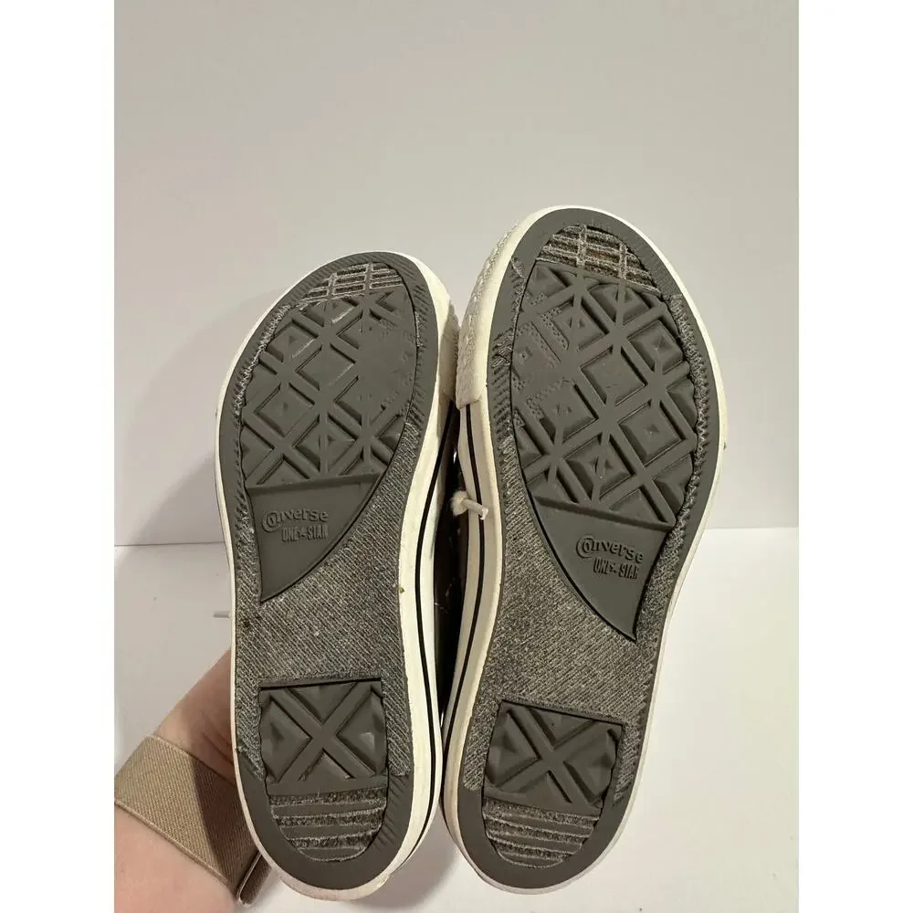 Kids Gray Converse sneakers size 3 Star Design